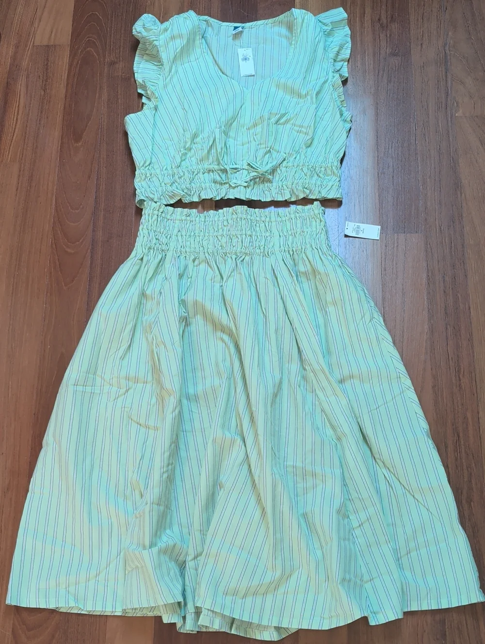 Old Navy Matching Set Smocked Skirt Crop Top Sz M